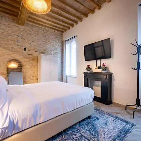 Apartamento Guesthost - Bixio 29 3 And 5 Parma