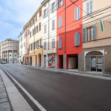 Daire Guesthost - Bixio 29 3 And 5 Parma