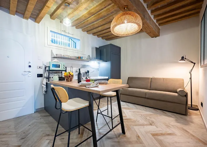 Guesthost - Bixio 29 3 And 5 파르마