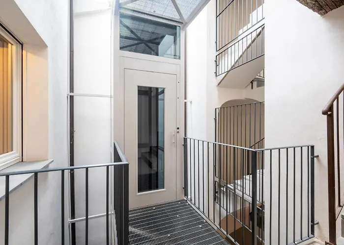 Guesthost - Bixio 29 3 And 5